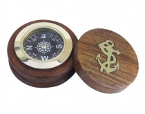 Compass with lid