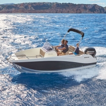 Čln Quicksilver ACTIV 555 Open + Mercury F115