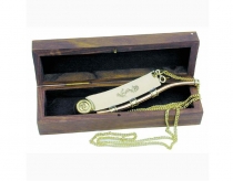 Píšťalka v dřevěné krabičce 12,5 cm s řetízkem