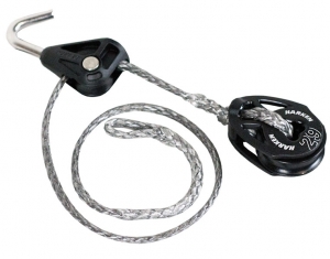Optimist halyard with Harken hook-in block