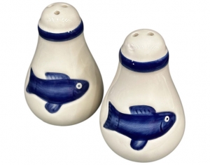 Salt and pepper shakers fish