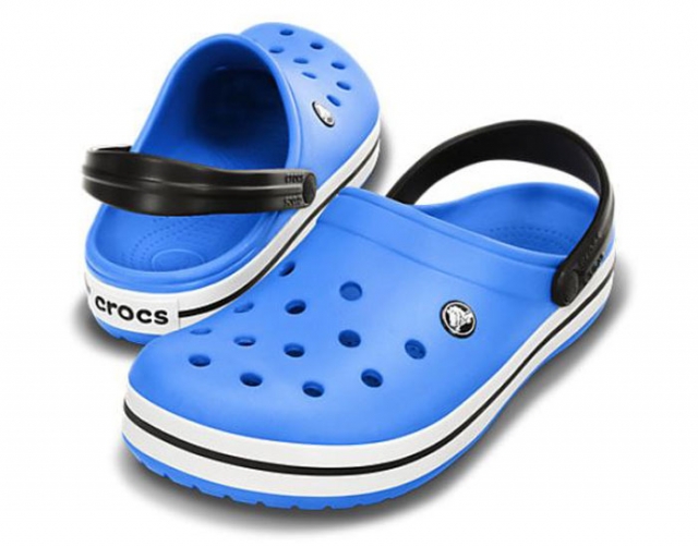 black and blue lightning crocs